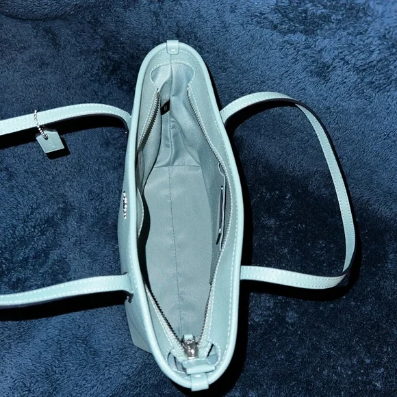 Authentic Coach tote - Picture 2 of 3